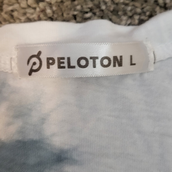 Peloton tie dyed tank size Large - Picture 3 of 4